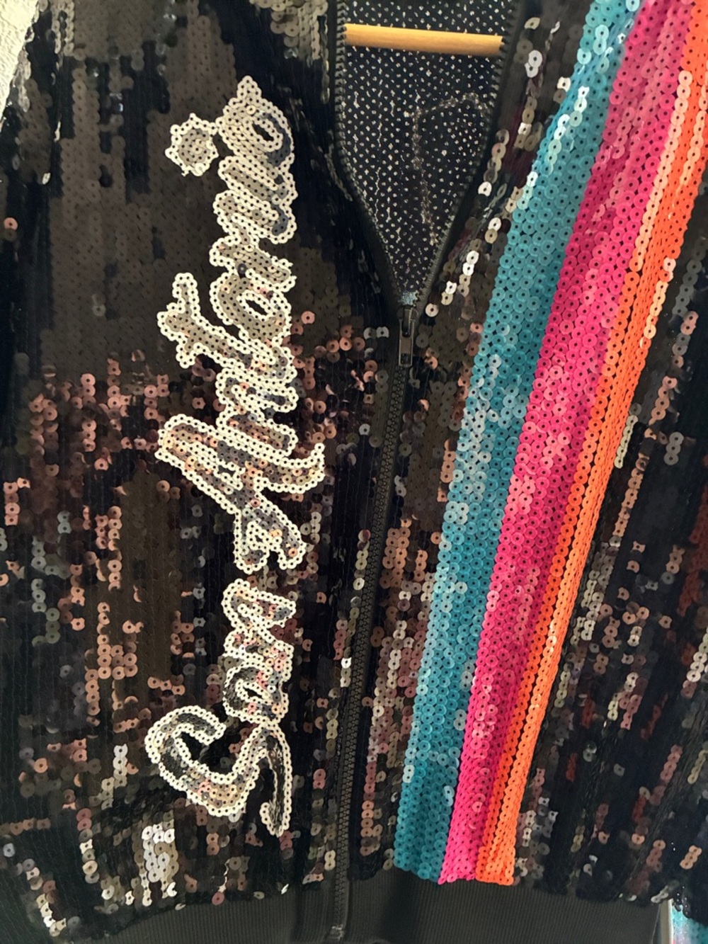 San Antonio Spurs black Sequin Jacket with Colorful original Spurs Stripes - Picture 2 of 3